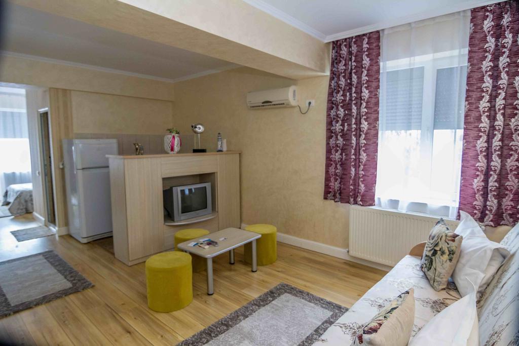 Floare De Iris Hotel Vama Veche Ngoại thất bức ảnh