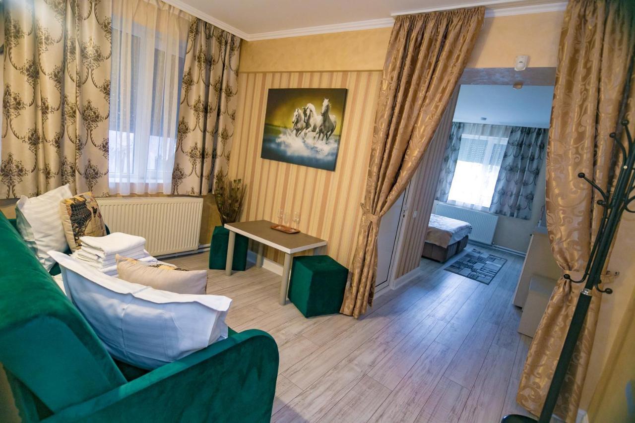 Floare De Iris Hotel Vama Veche Ngoại thất bức ảnh