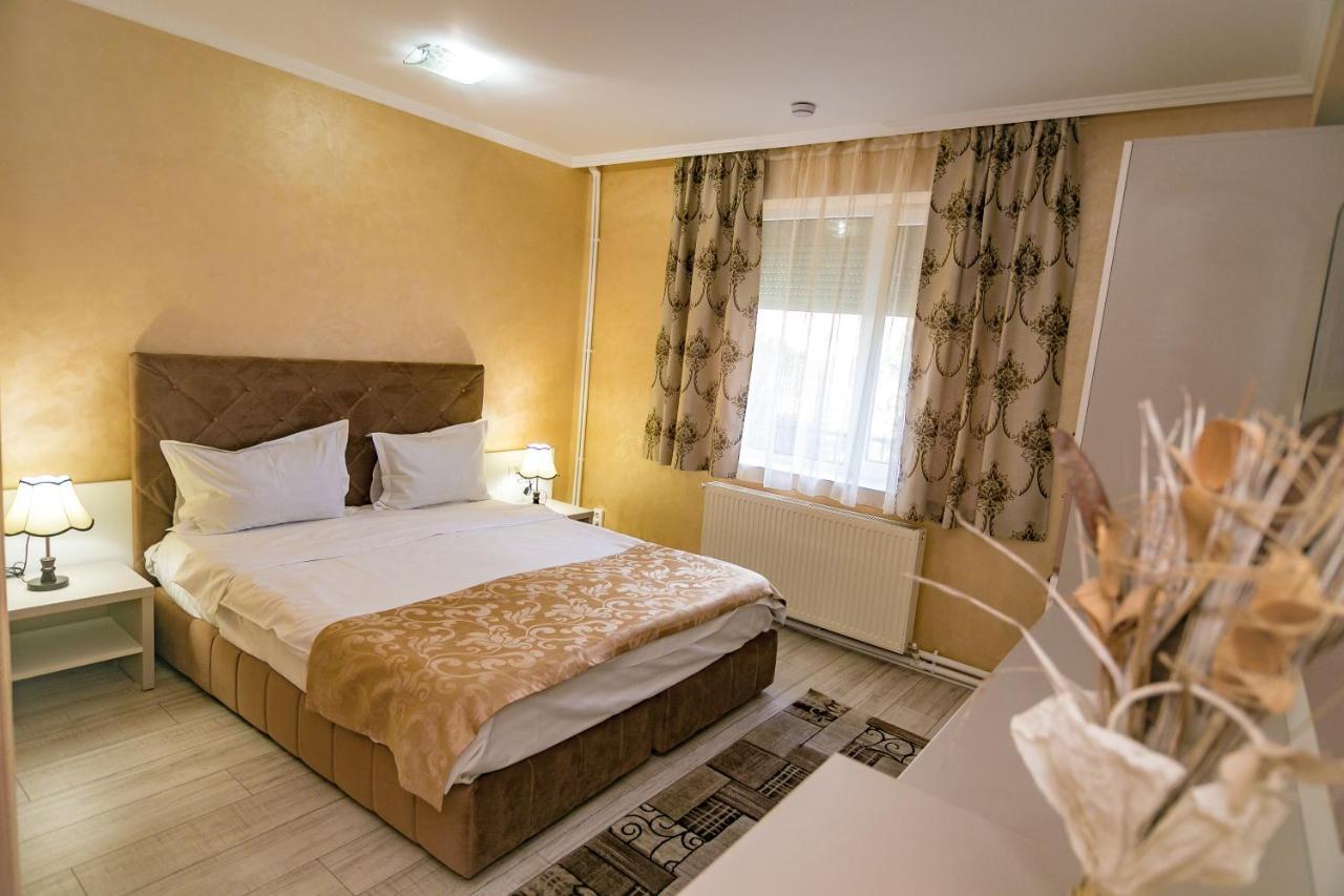 Floare De Iris Hotel Vama Veche Ngoại thất bức ảnh