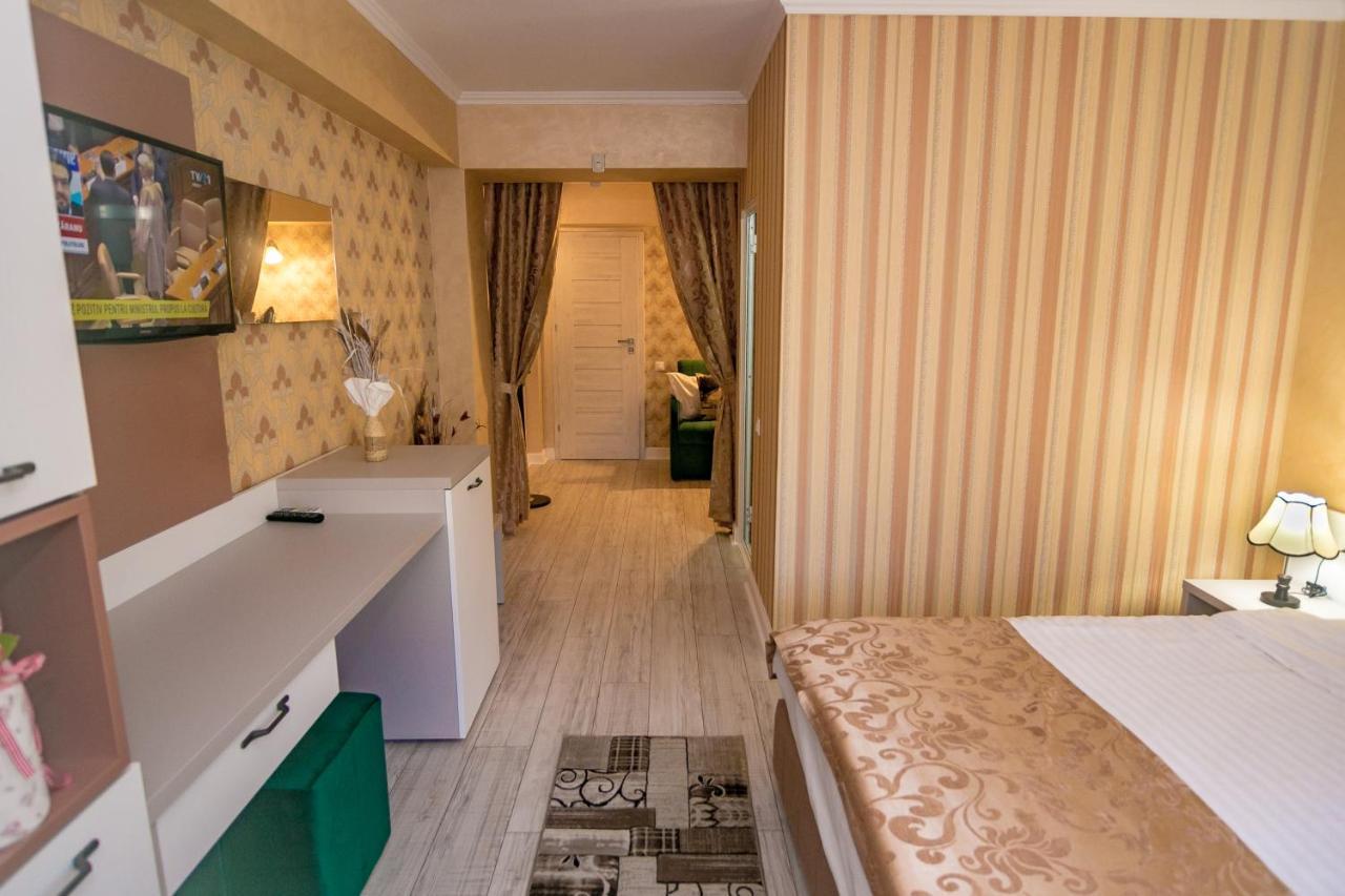 Floare De Iris Hotel Vama Veche Ngoại thất bức ảnh