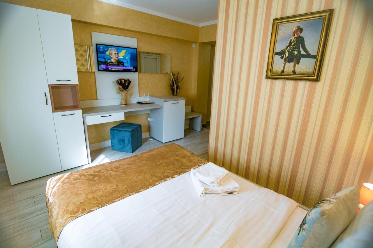 Floare De Iris Hotel Vama Veche Ngoại thất bức ảnh