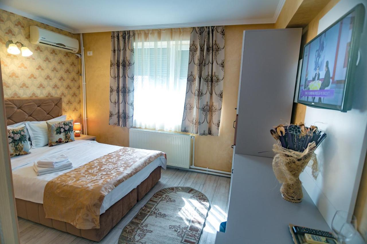 Floare De Iris Hotel Vama Veche Ngoại thất bức ảnh