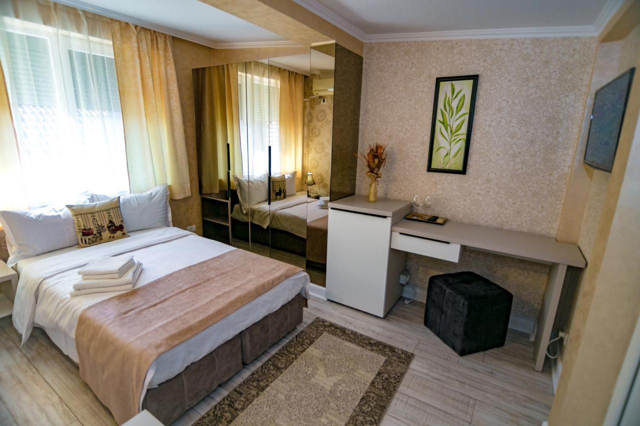 Floare De Iris Hotel Vama Veche Ngoại thất bức ảnh