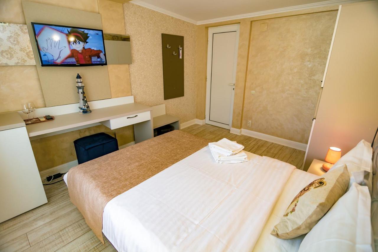 Floare De Iris Hotel Vama Veche Ngoại thất bức ảnh