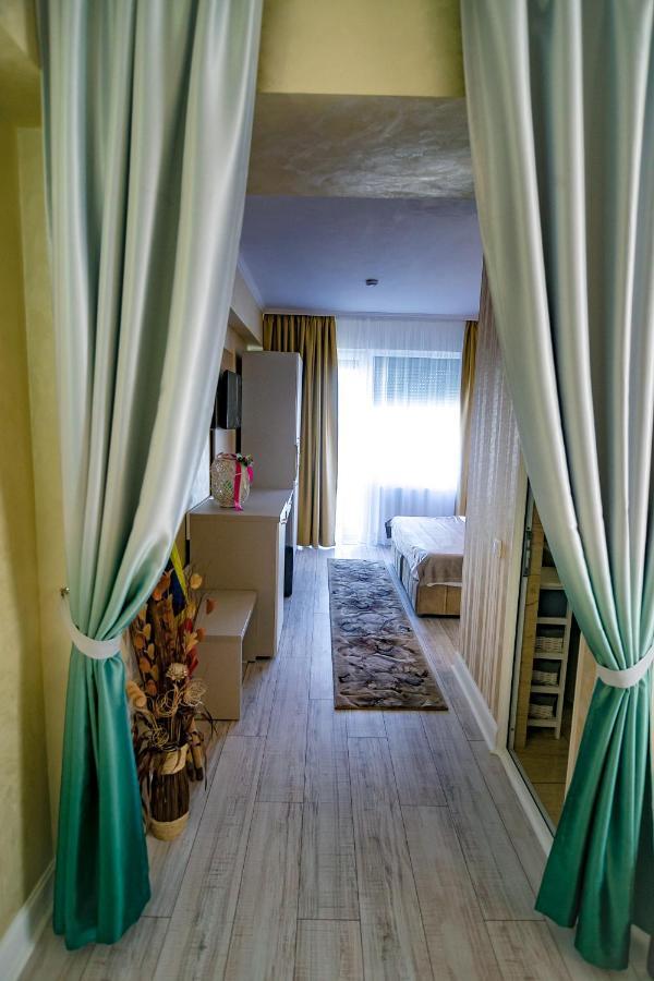 Floare De Iris Hotel Vama Veche Ngoại thất bức ảnh