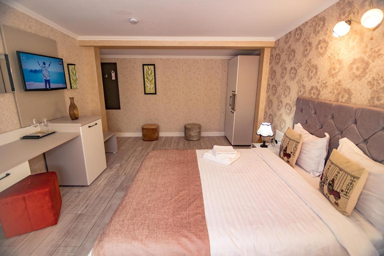 Floare De Iris Hotel Vama Veche Ngoại thất bức ảnh