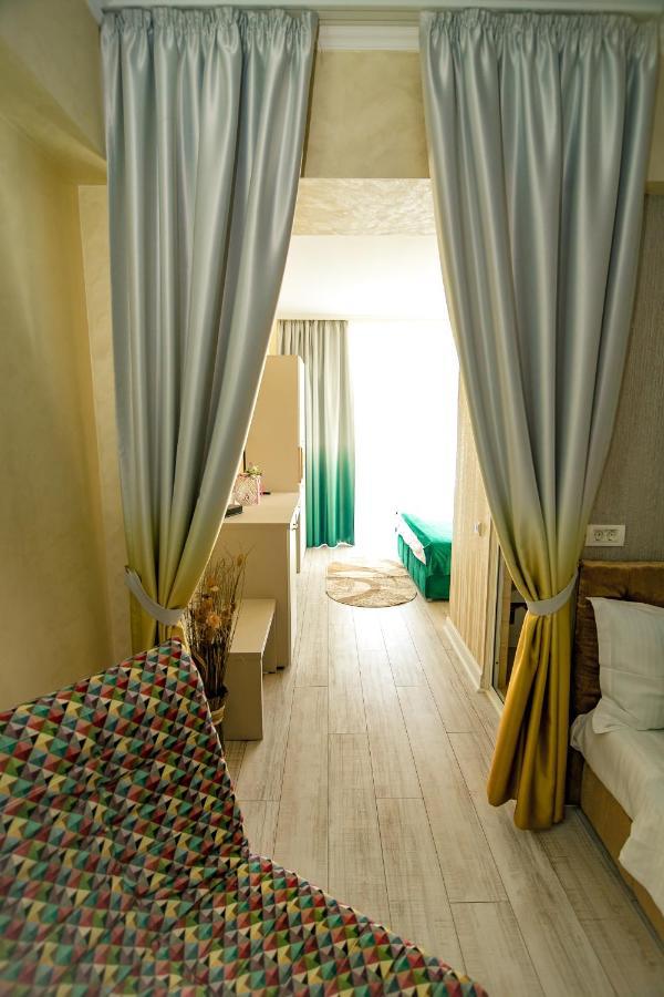 Floare De Iris Hotel Vama Veche Ngoại thất bức ảnh