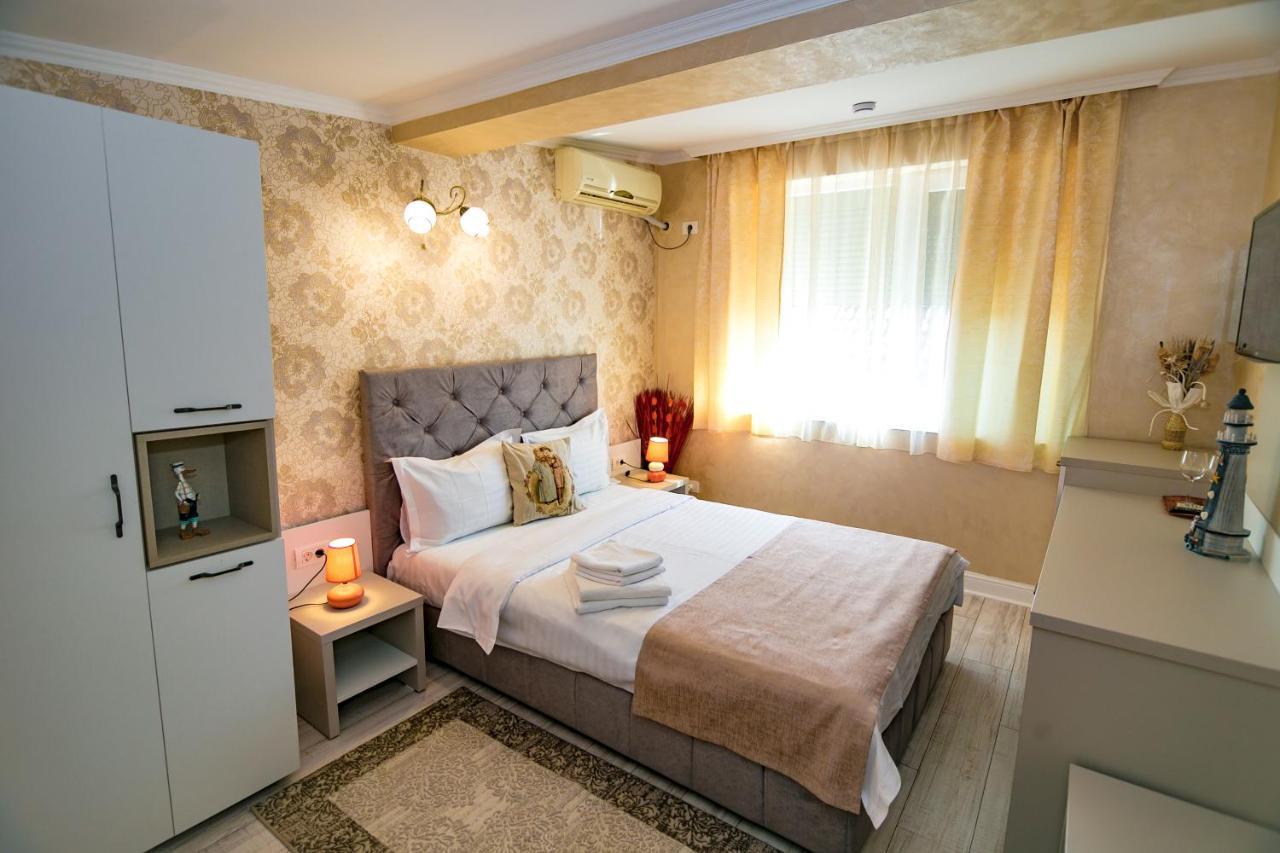 Floare De Iris Hotel Vama Veche Ngoại thất bức ảnh