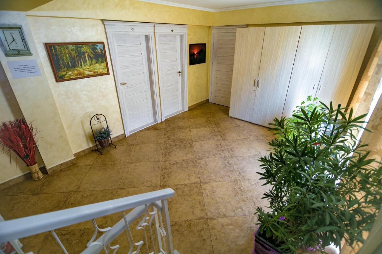Floare De Iris Hotel Vama Veche Ngoại thất bức ảnh