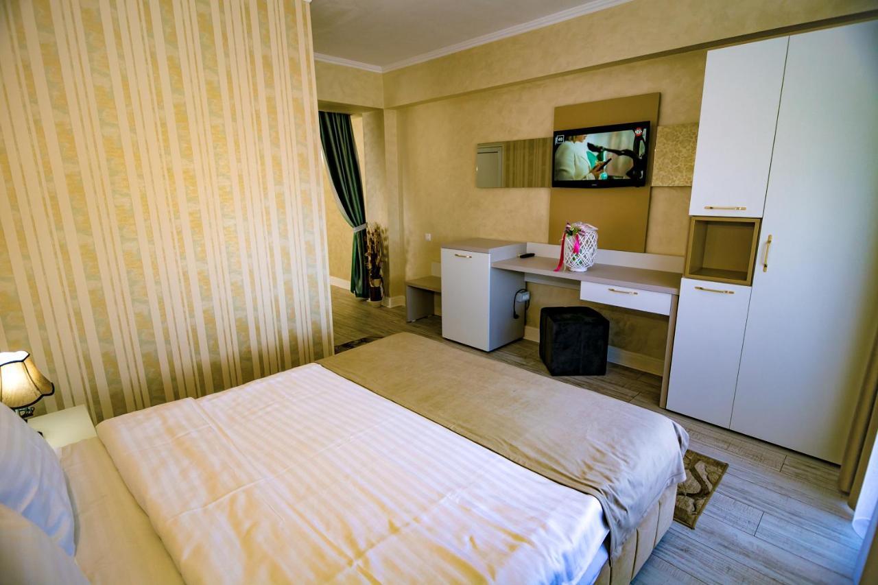 Floare De Iris Hotel Vama Veche Ngoại thất bức ảnh