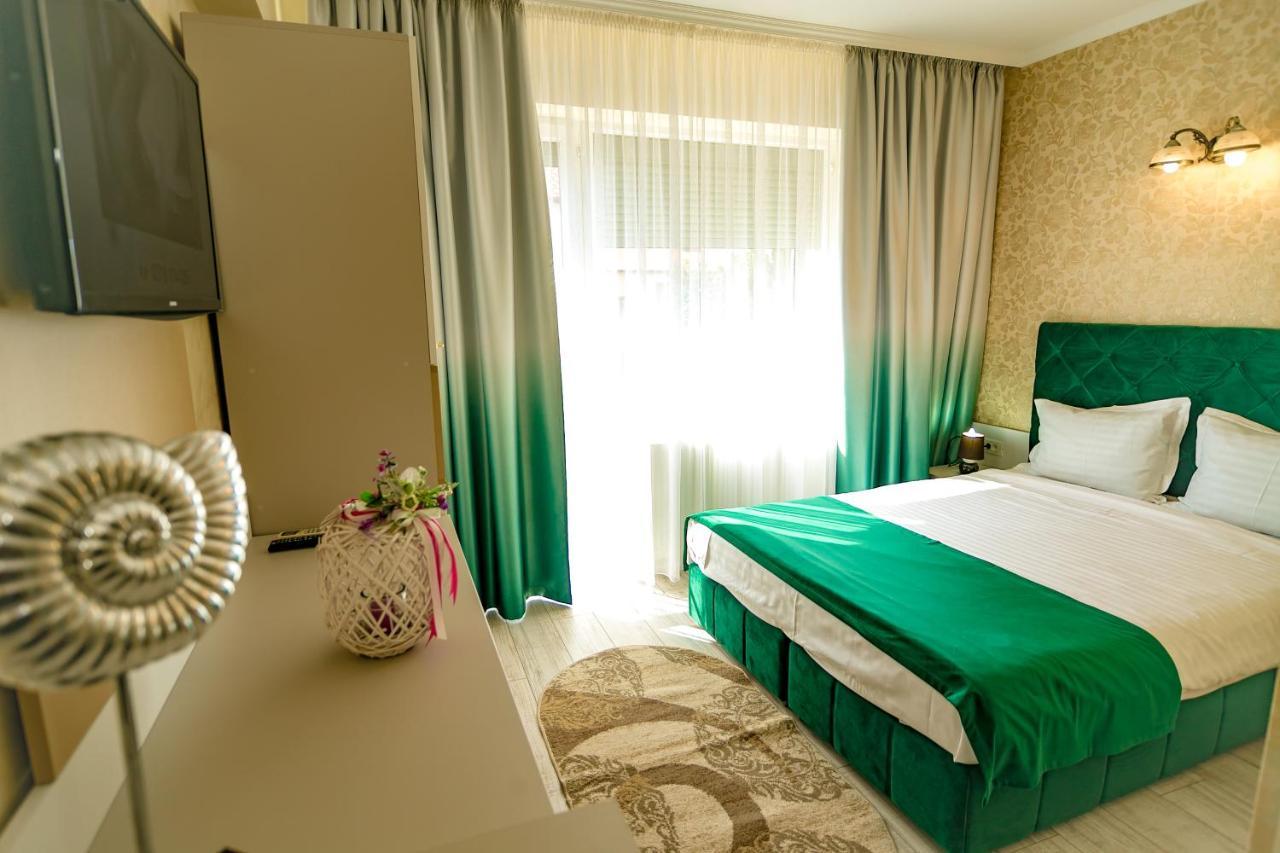 Floare De Iris Hotel Vama Veche Ngoại thất bức ảnh